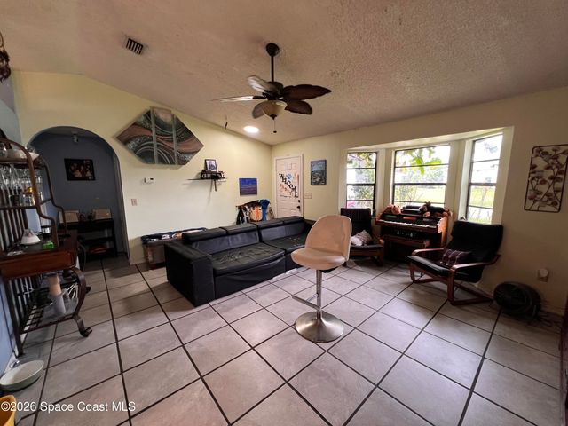 1018 Big Horn Circle NW, Palm Bay, FL 32907