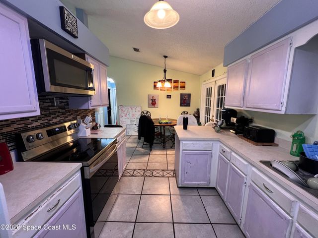 1018 Big Horn Circle NW, Palm Bay, FL 32907