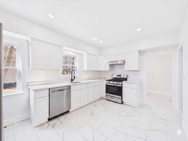 12 Sherman St, Attleboro, MA 02703