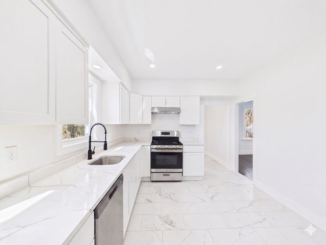 12 Sherman St, Attleboro, MA 02703