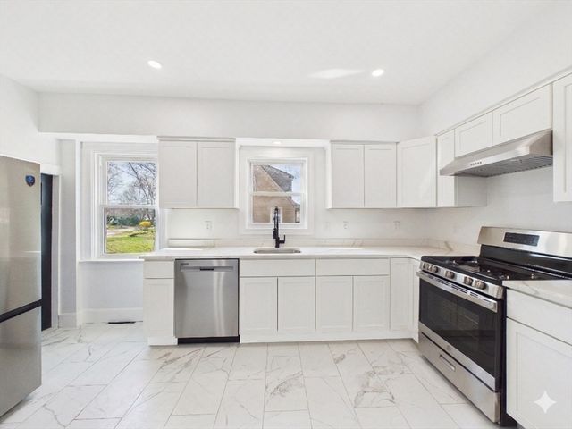 12 Sherman St, Attleboro, MA 02703