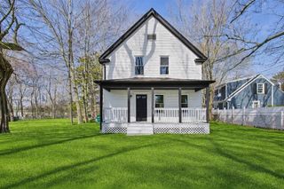 12 Sherman St, Attleboro, MA 02703