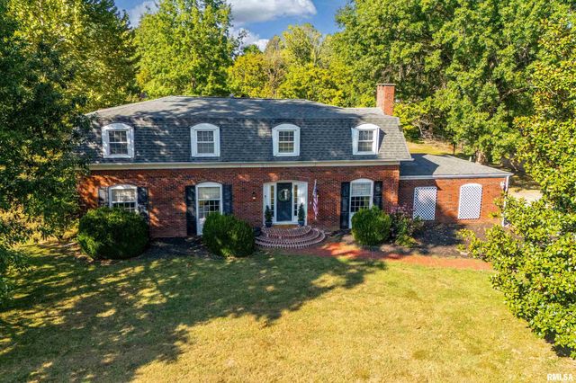 27 PINEWOOD Drive, Carbondale, IL 62901