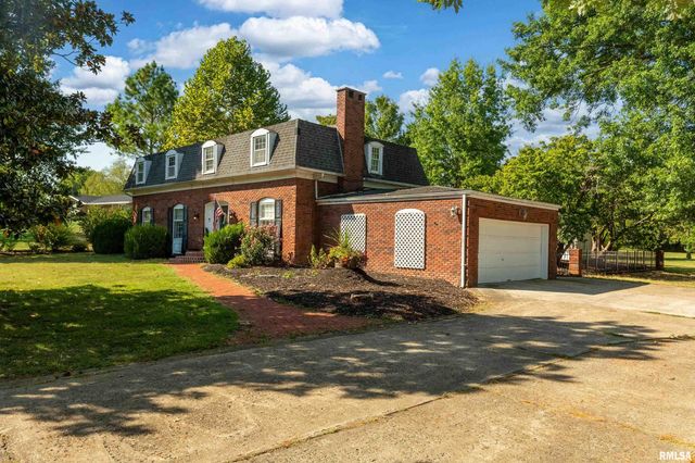 27 PINEWOOD Drive, Carbondale, IL 62901