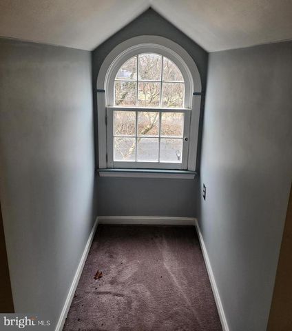 1 DENNIS ST, Martinsburg, WV 25401