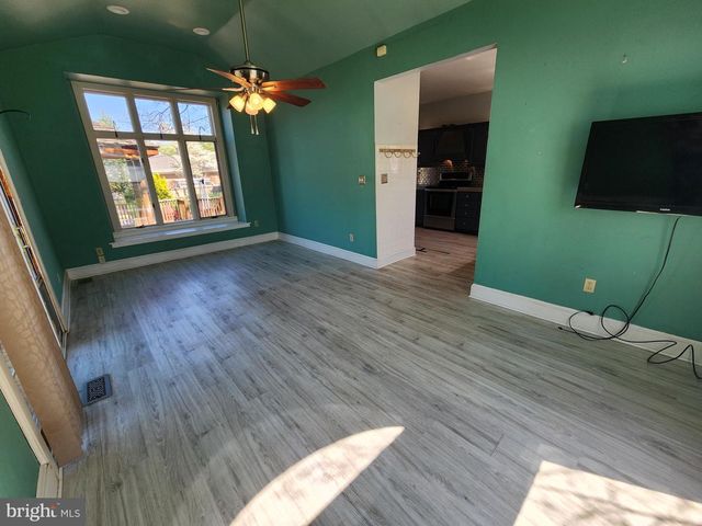 1 DENNIS ST, Martinsburg, WV 25401