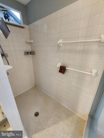 1 DENNIS ST, Martinsburg, WV 25401