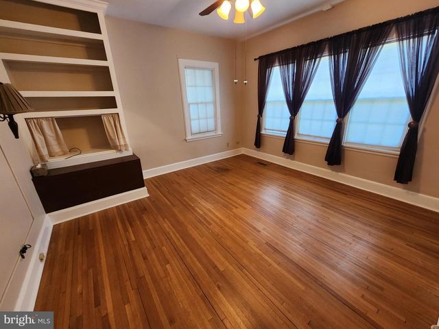 1 DENNIS ST, Martinsburg, WV 25401