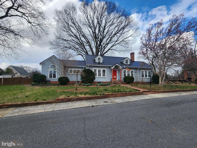 1 DENNIS ST, Martinsburg, WV 25401