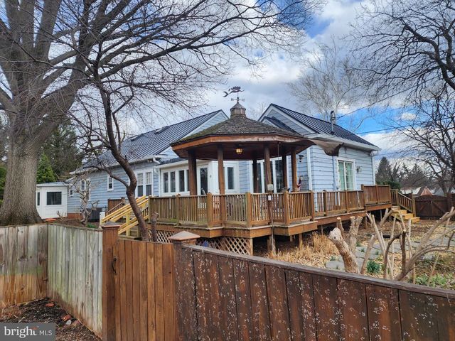 1 DENNIS ST, Martinsburg, WV 25401