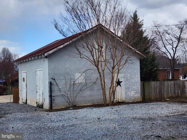 1 DENNIS ST, Martinsburg, WV 25401