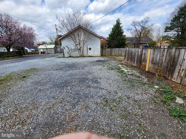 1 DENNIS ST, Martinsburg, WV 25401