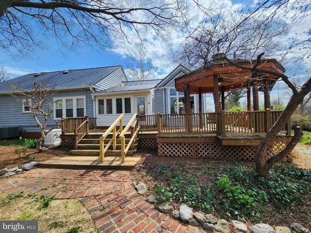 1 DENNIS ST, Martinsburg, WV 25401