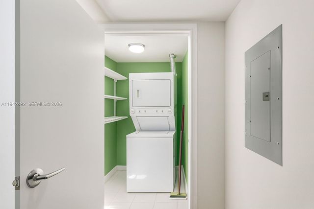 1881 79th St Cswy 1106, North Bay Village, FL 33141