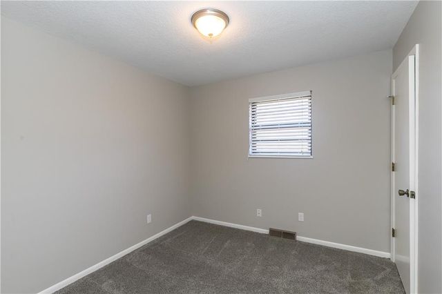 9857 N Cherry Street, Kansas City, MO 64155