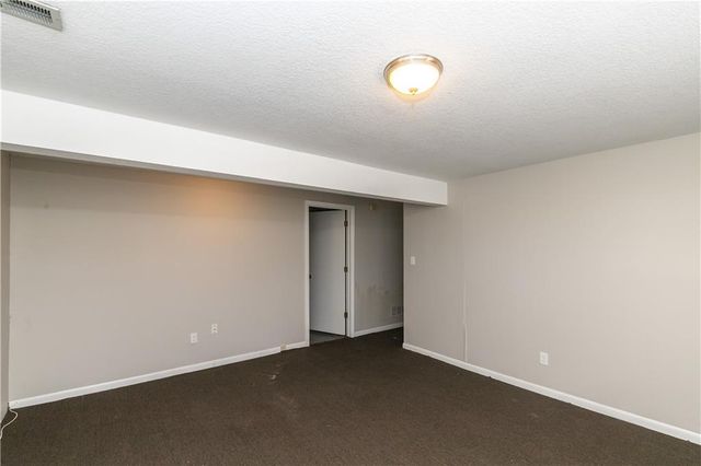 9857 N Cherry Street, Kansas City, MO 64155