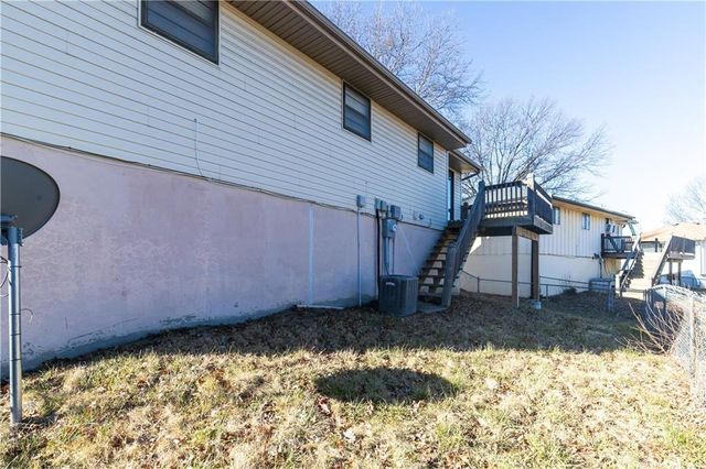 9857 N Cherry Street, Kansas City, MO 64155