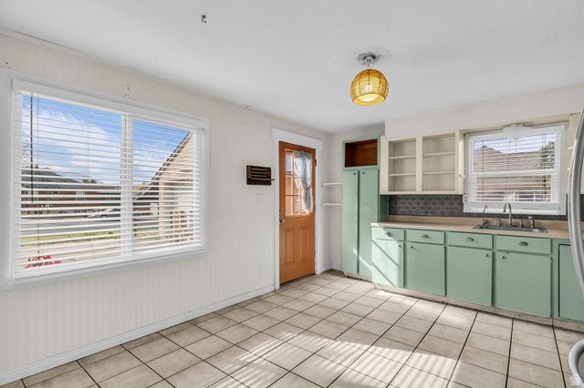 710 S LOCUST AVE, Pleasant Grove, UT 84062