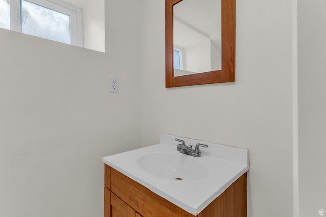 710 S LOCUST AVE, Pleasant Grove, UT 84062