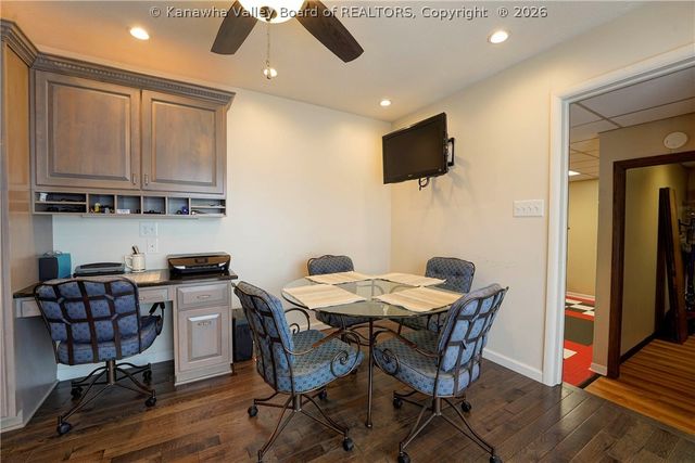 4 Erwin Drive, Nitro, WV 25143