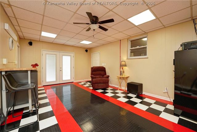 4 Erwin Drive, Nitro, WV 25143