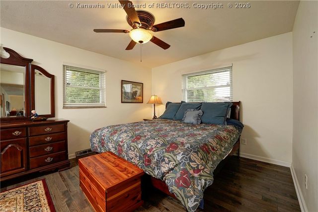 4 Erwin Drive, Nitro, WV 25143