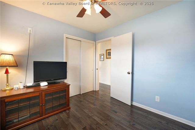 4 Erwin Drive, Nitro, WV 25143