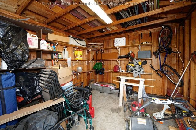 4 Erwin Drive, Nitro, WV 25143