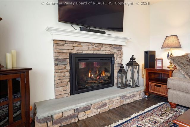 4 Erwin Drive, Nitro, WV 25143