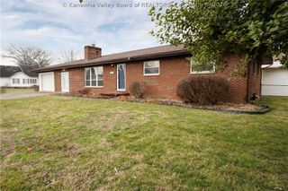 4 Erwin Drive, Nitro, WV 25143