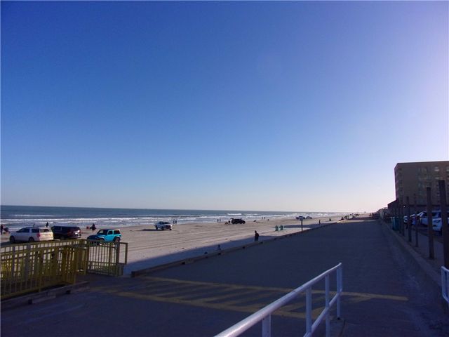 15005 Windward Dr 211, Corpus Christi, TX 78418