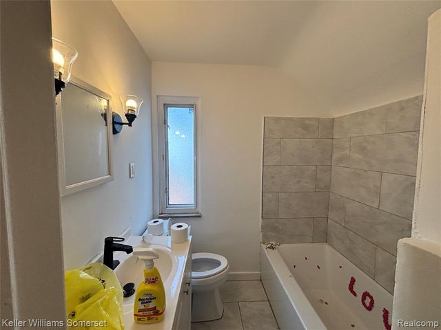 15496 Gilchrist Street, Detroit, MI 48227