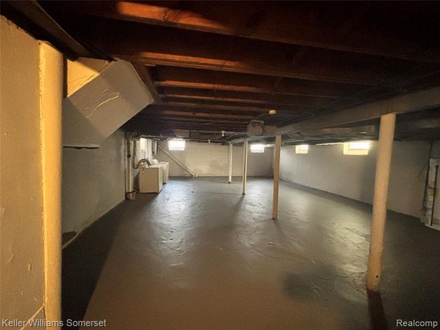 15496 Gilchrist Street, Detroit, MI 48227