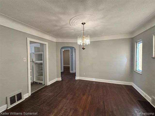 15496 Gilchrist Street, Detroit, MI 48227