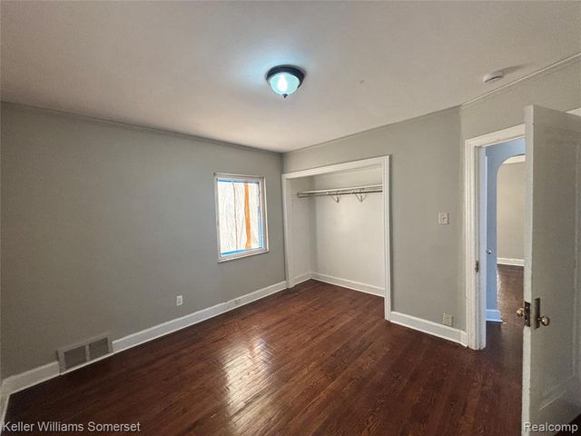 15496 Gilchrist Street, Detroit, MI 48227