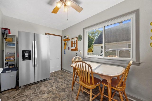 2871 S 85th STREET, West Allis, WI 53227