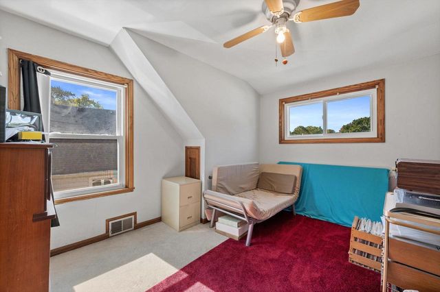 2871 S 85th STREET, West Allis, WI 53227
