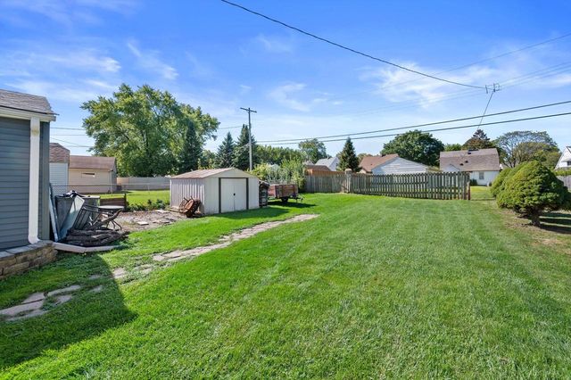 2871 S 85th STREET, West Allis, WI 53227