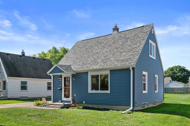 2871 S 85th STREET, West Allis, WI 53227