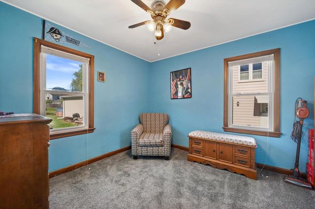 2871 S 85th STREET, West Allis, WI 53227