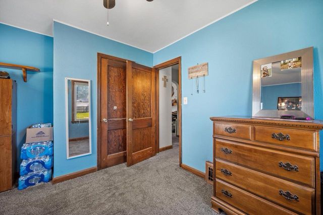 2871 S 85th STREET, West Allis, WI 53227
