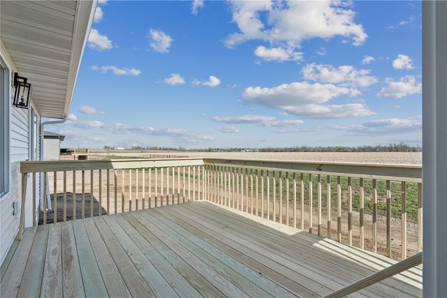 247 Hackberry Dr, Palo, IA 52324