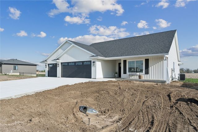 247 Hackberry Dr, Palo, IA 52324