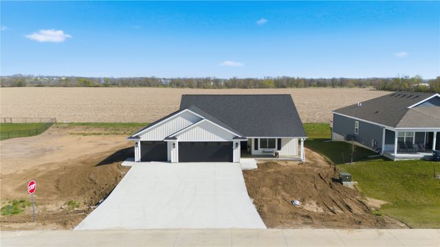 247 Hackberry Dr, Palo, IA 52324