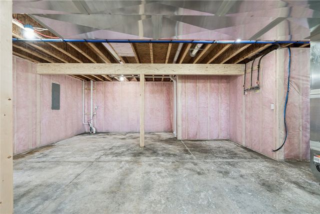 247 Hackberry Dr, Palo, IA 52324