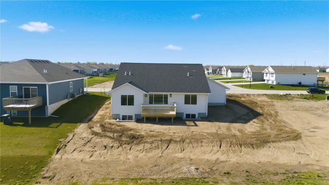 247 Hackberry Dr, Palo, IA 52324