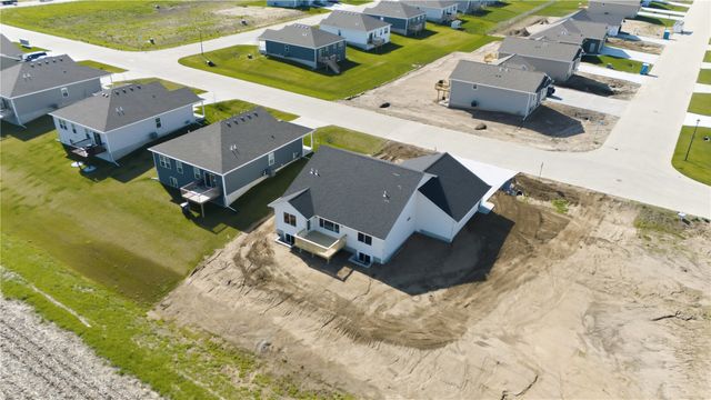 247 Hackberry Dr, Palo, IA 52324