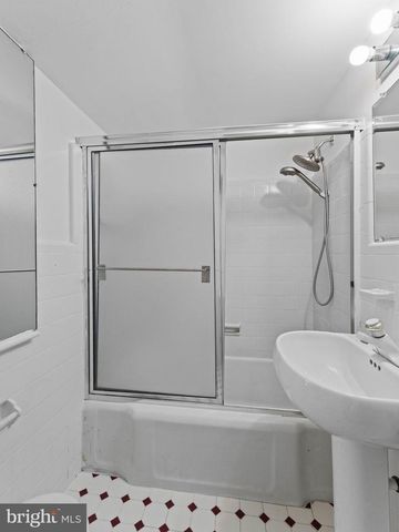 20 DAVIS AVE, Broomall, PA 19008