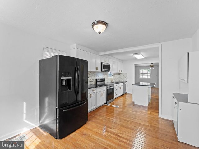 20 DAVIS AVE, Broomall, PA 19008