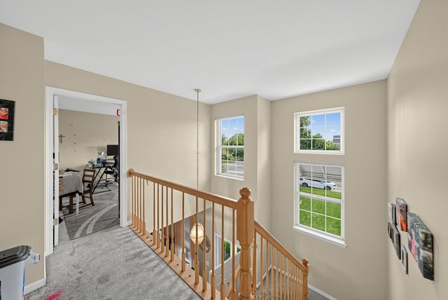 18499 W Springwood Drive, Grayslake, IL 60030